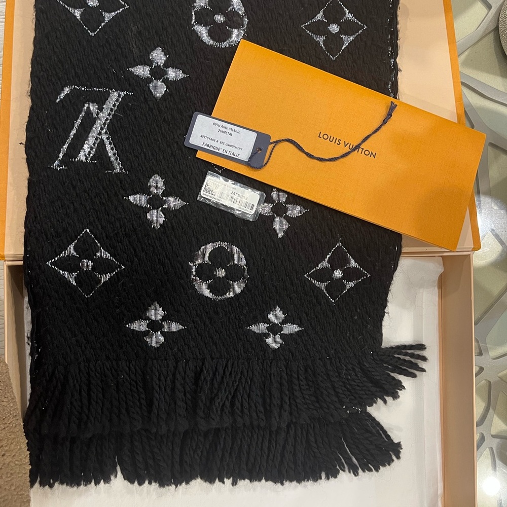 Louis Vuitton Black and Silver Scarf